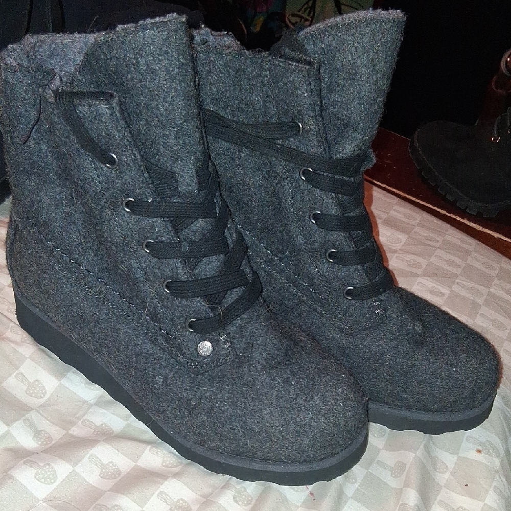 Bearpaws Gray Women's Boots